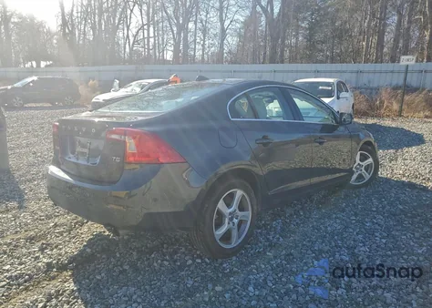 2012 Volvo S60 T5 z USA, uszkodzony, nr VIN YV1622FS5C2131582